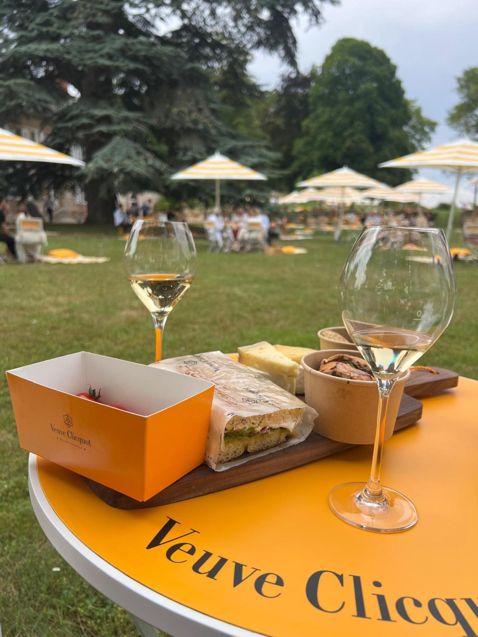 UNISENS x Champagne Veuve Clicquot – Pique-niques au Manoir de Verzy