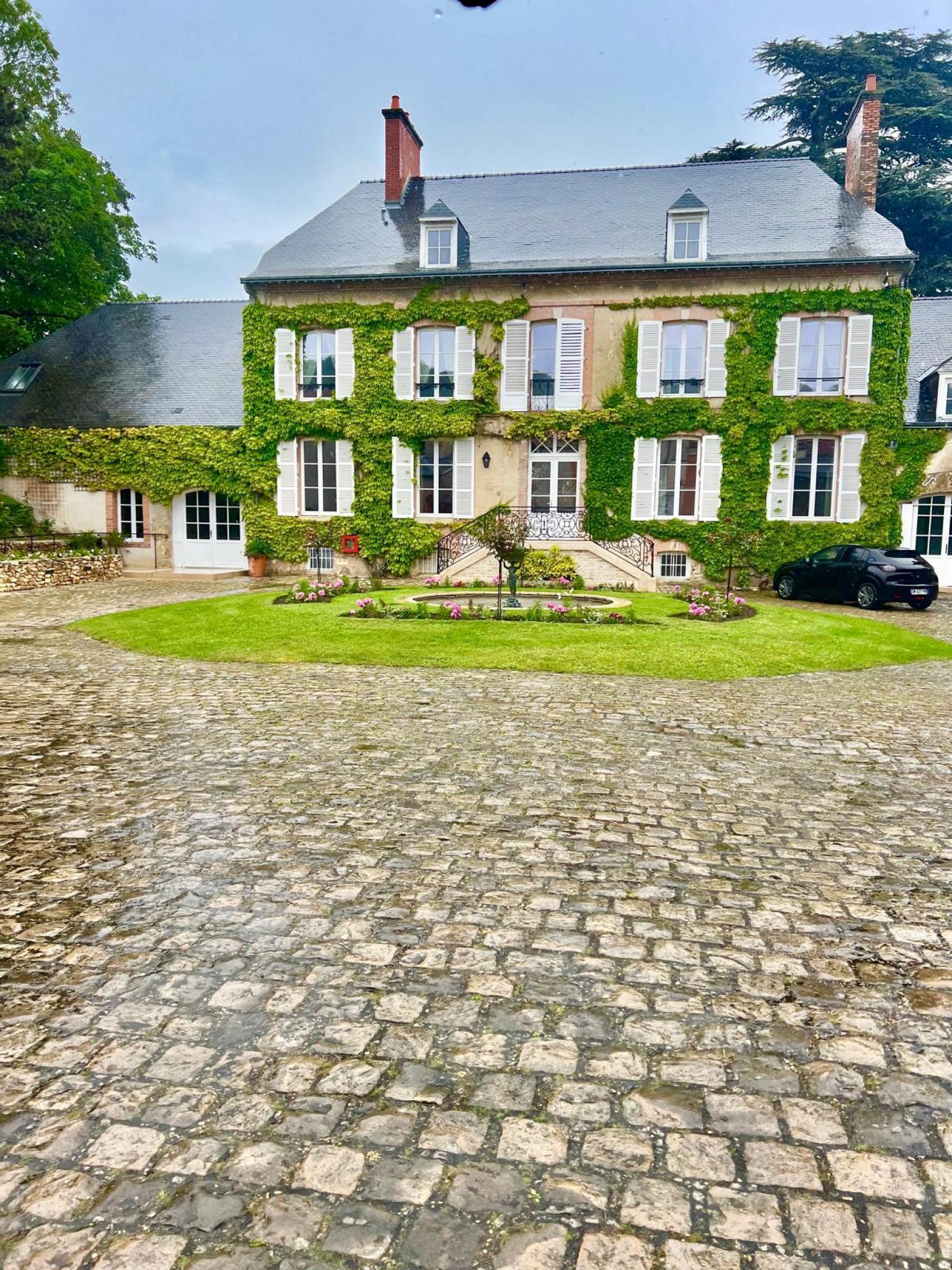 UNISENS x Champagne Veuve Clicquot – Pique-niques au Manoir de Verzy